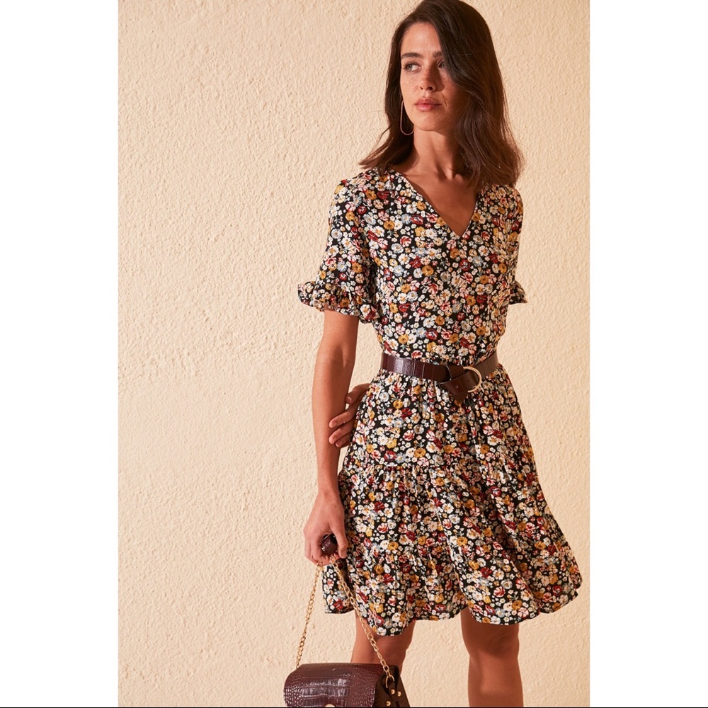 Woman’s Fit and Flare Floral Mini Dress - Picture 4 of 5